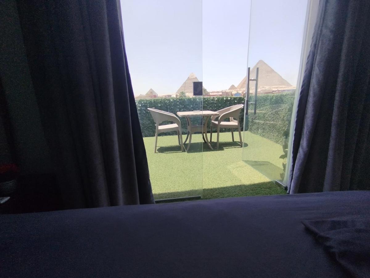 Fantastic Pyramids View Hotel Cairo